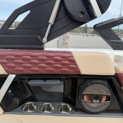 2024 Mastercraft XT20 - Midnite Black/Sangria Flake